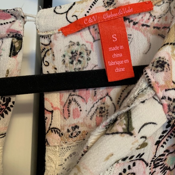 Spring/ Summer floral Romper - Picture 5 of 7